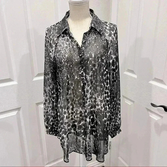 cAbi High/low sheer, long length black/ white blouse button down ❤️ - Picture 2 of 9